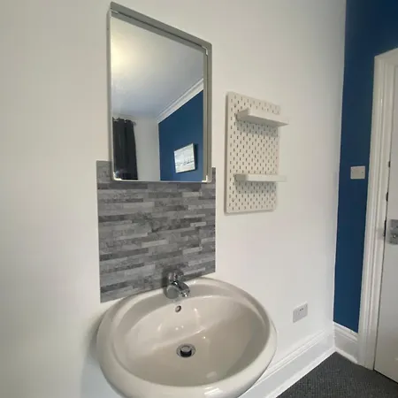 بيت ضيافة Sandy's Contractor Rooms, Harrison Street بارو في فرنيس